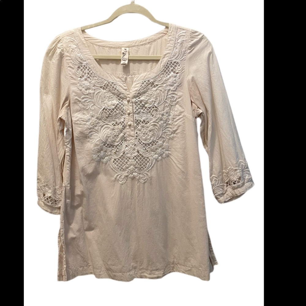 Anthropology tunic 3/4 sleeve with beautiful embroider detail